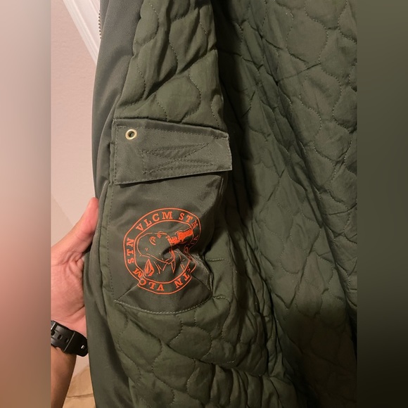 Volcom Jacket - Picture 2 of 3
